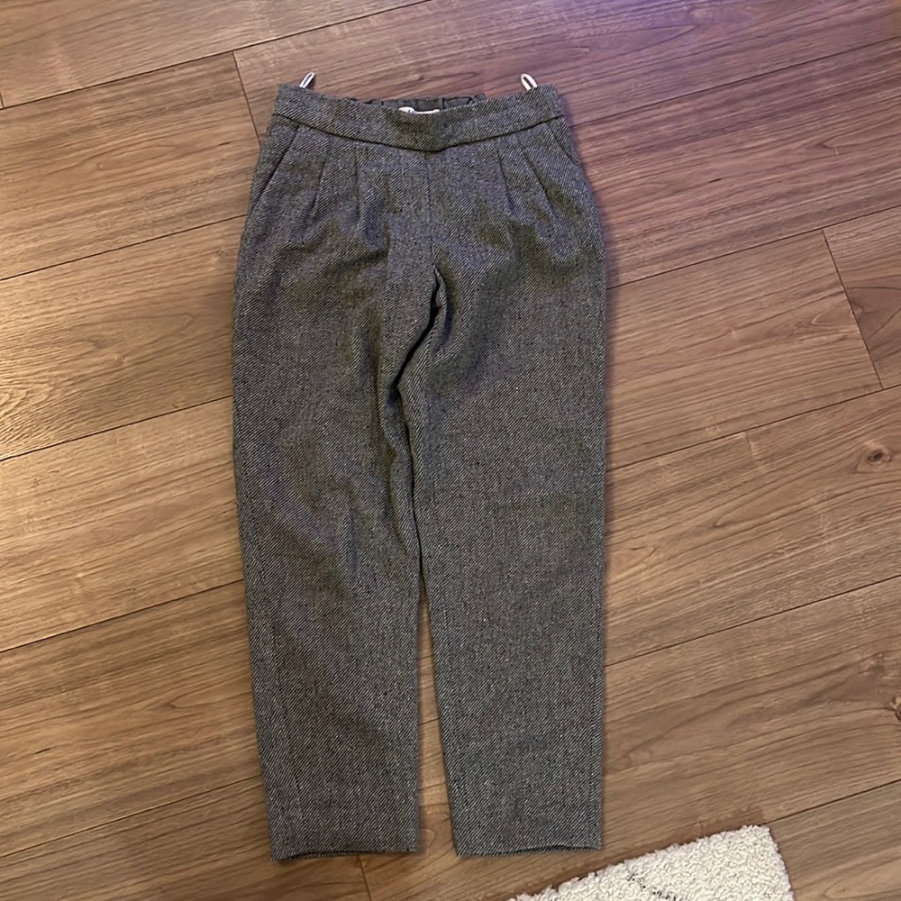 aritzia Babaton woman pants. Size 0